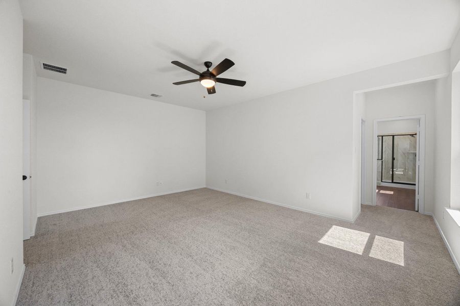 Spacious, unfurnished interior of a new home in Salerno - Classic Collection, Round Rock (Image 16).