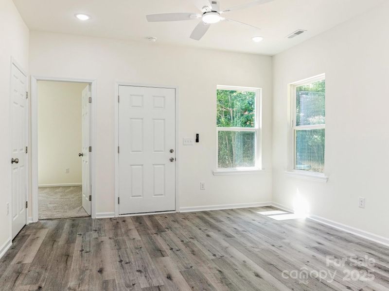 Entry area is full of light