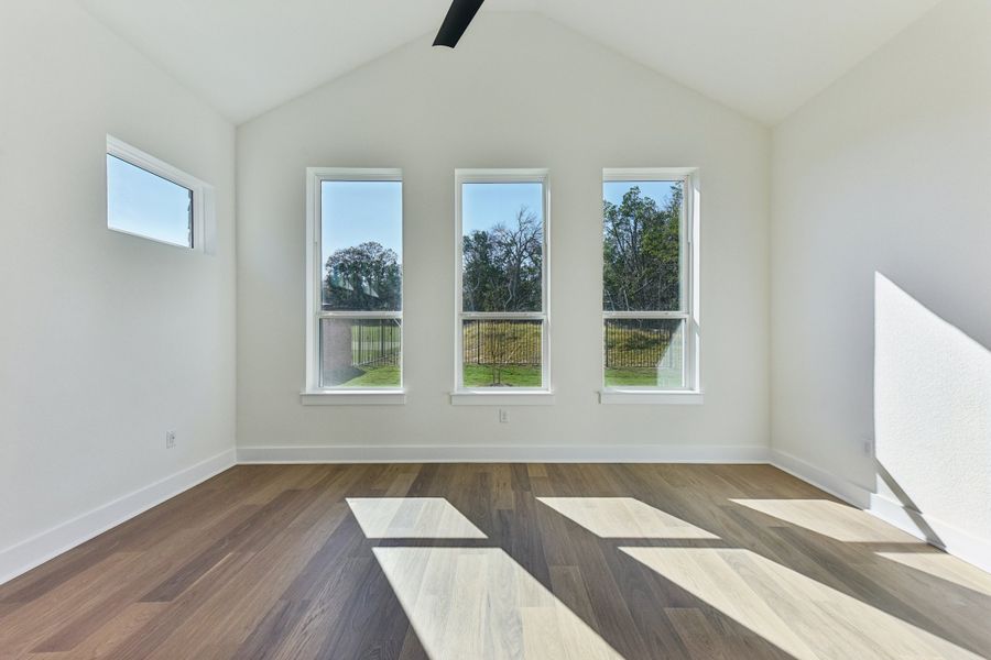 26 web or mls Robin Trail S0401 026