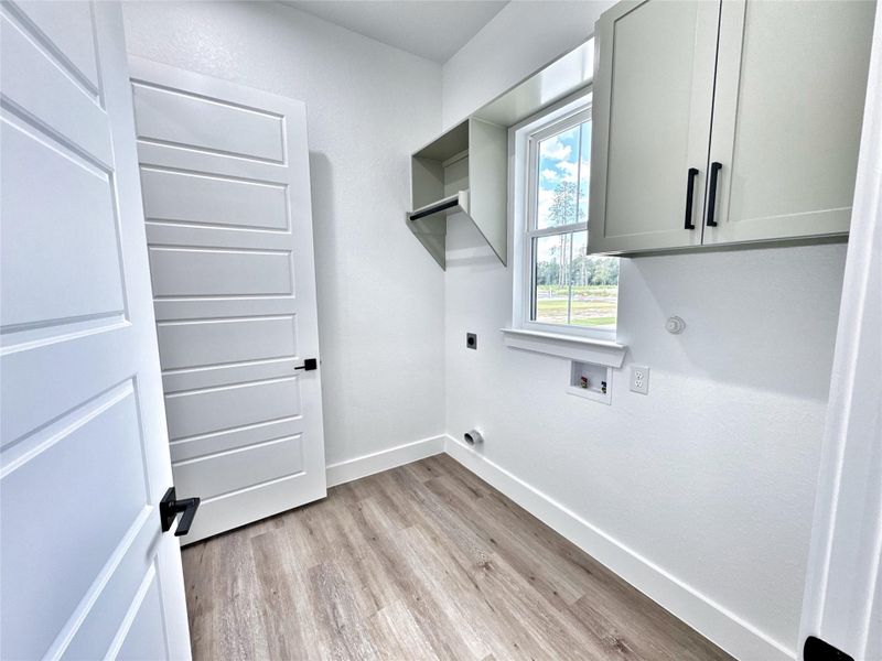 Spacious, unfurnished interior of a new home in , Conroe (Image 26). Spacious, unfurnished interior of a new home in , Conroe (Image 26).