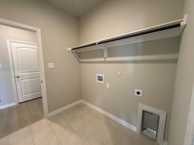 Spacious, unfurnished interior of a new home in Fairview Meadows, New Fairview (Image 12).