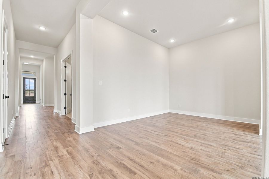 Spacious, unfurnished interior of a new home in Legacy at Lake Dunlap, New Braunfels (Image 25). Spacious, unfurnished interior of a new home in Legacy at Lake Dunlap, New Braunfels (Image 25).