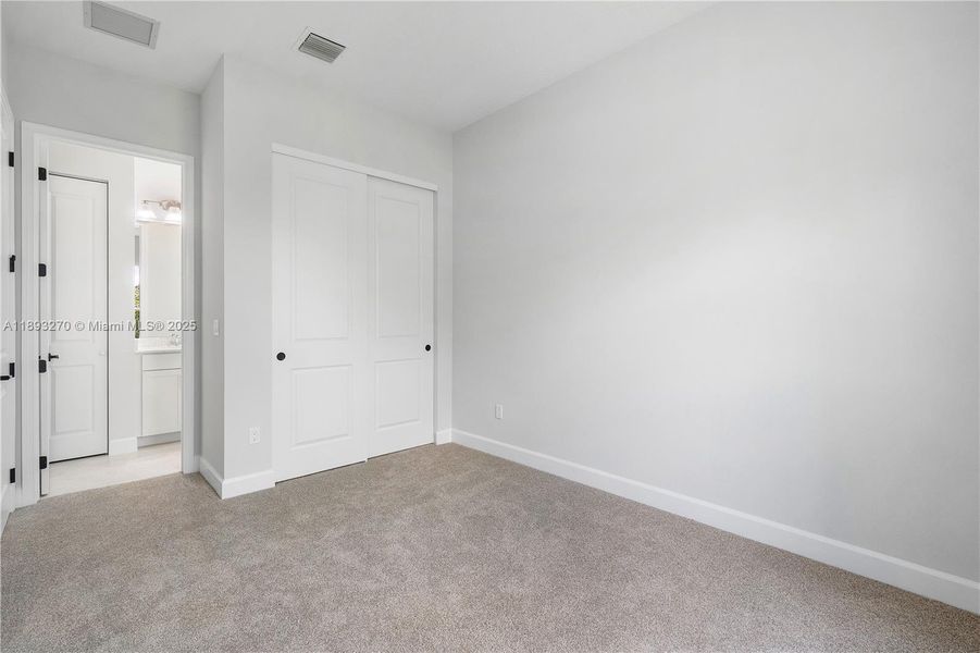 Spacious, unfurnished interior of a new home in , Westlake (Image 24).