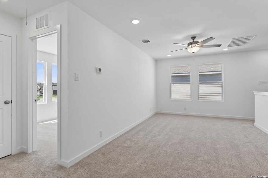 Spacious, unfurnished interior of a new home in Saddlebrook Ranch, Schertz (Image 16).