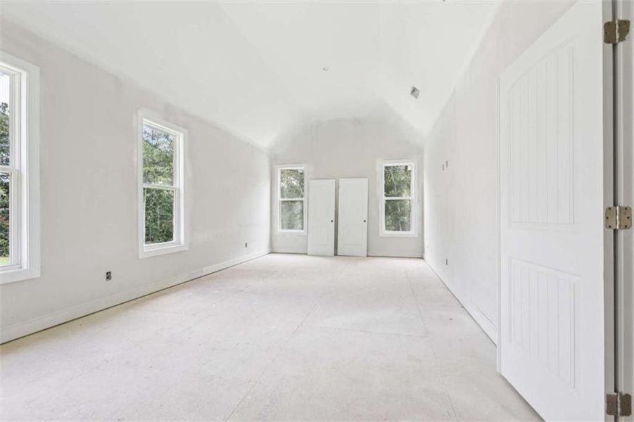 Spacious, unfurnished interior of a new home in Whitestone, Douglasville (Image 22).