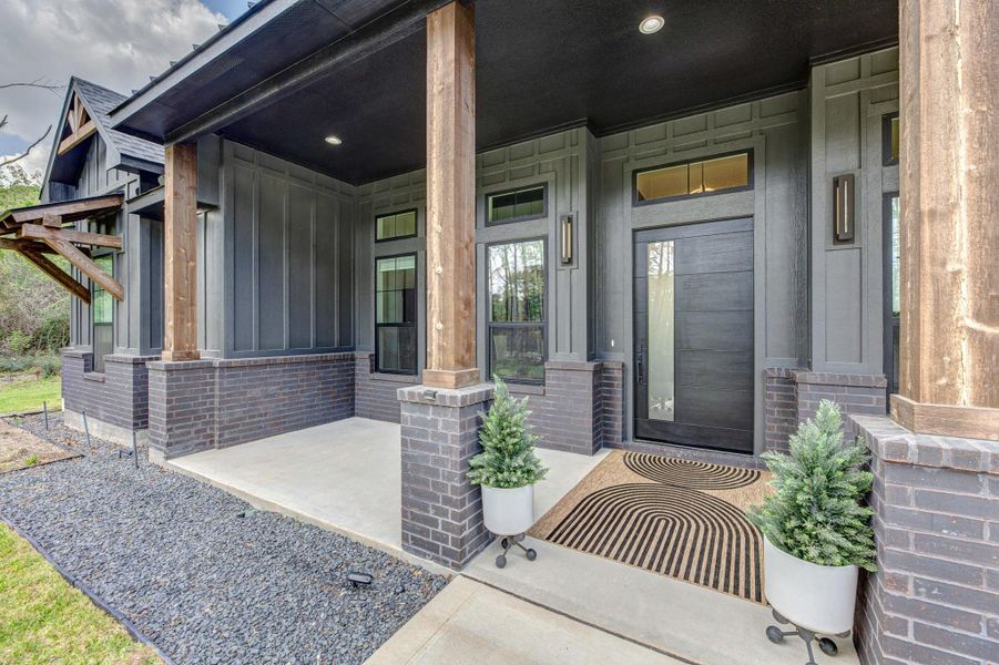 Exterior details and patio area of a home in , Willis (Image 3).