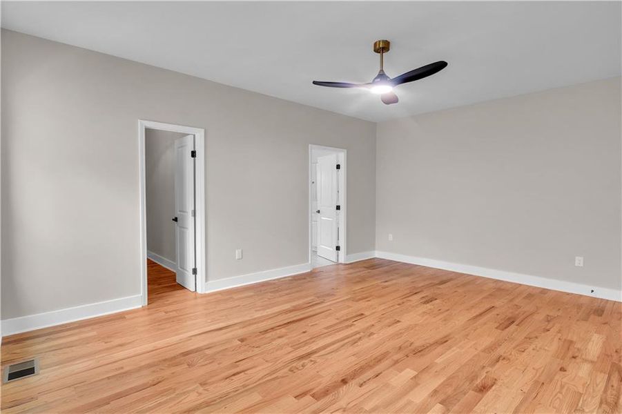 Spacious, unfurnished interior of a new home in , Atlanta (Image 33).