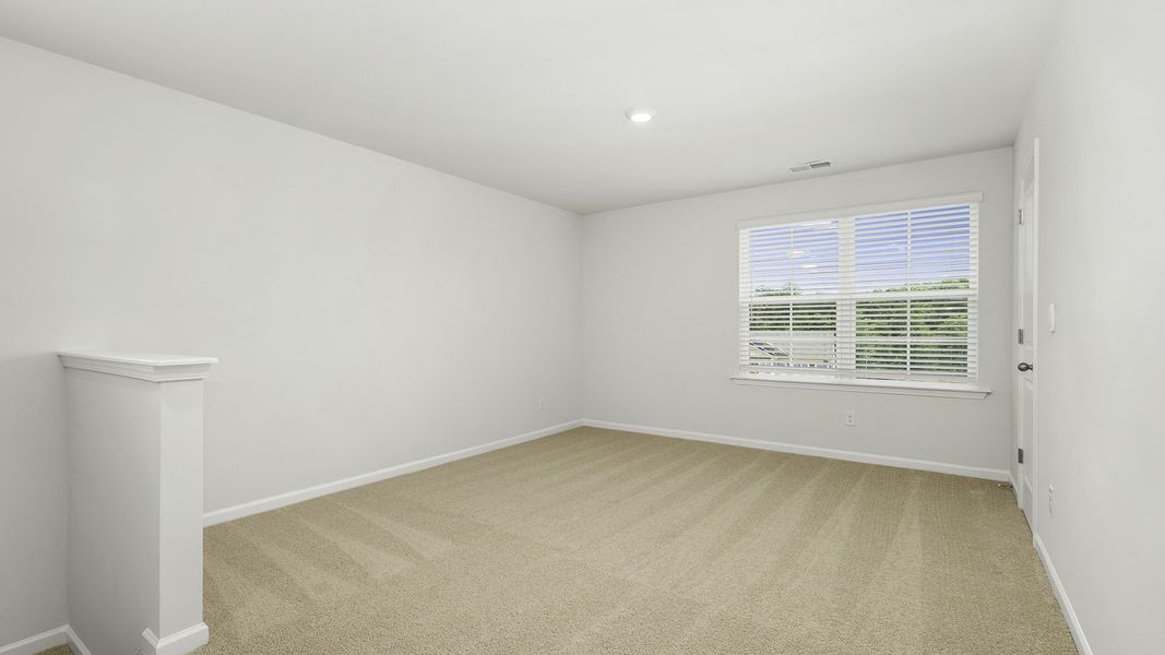 Spacious, unfurnished interior of a new home in Forest Creek, Winston-Salem (Image 20).