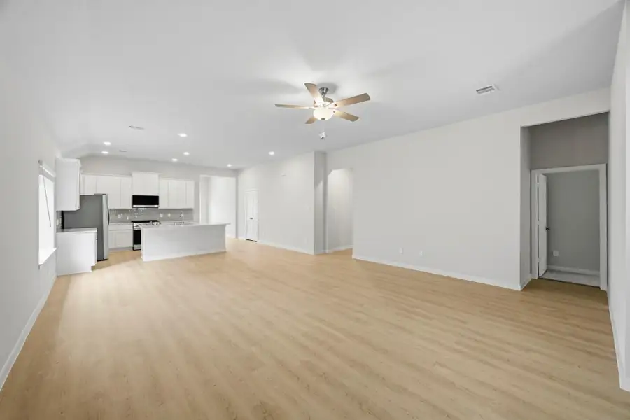 Spacious, unfurnished interior of a new home in Audubon, Magnolia (Image 23).
