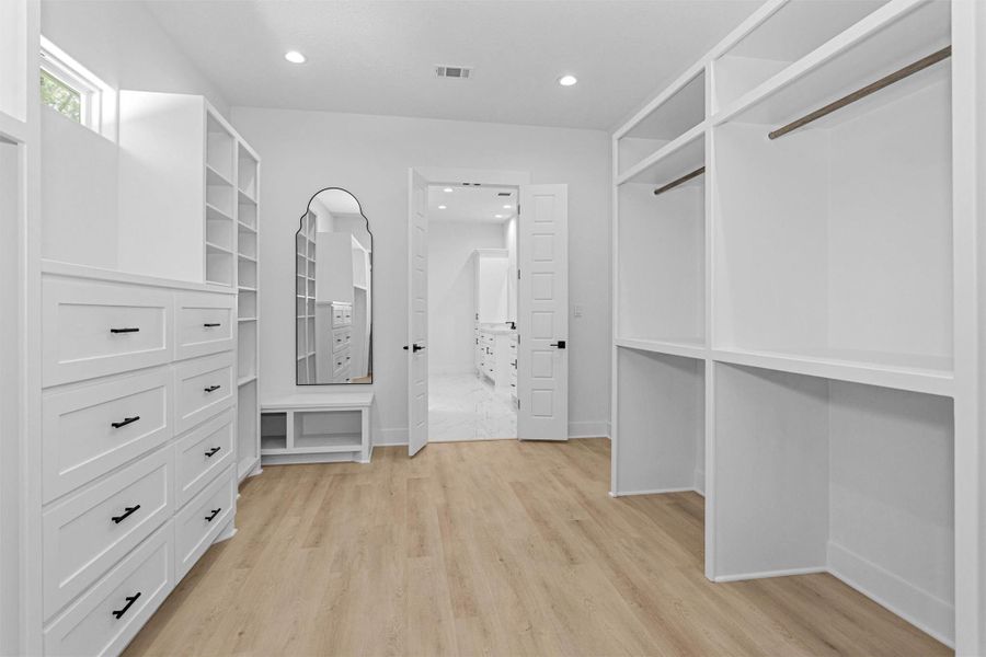 Spacious, unfurnished interior of a new home in , Plantersville (Image 18).
