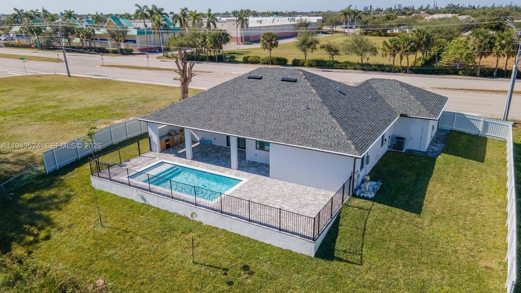 Exterior details and patio area of a home in , Cape Coral (Image 25). Exterior details and patio area of a home in , Cape Coral (Image 25).