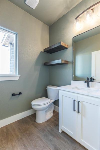 Furnished interior view inside a new home in , Ovalo (Image 7).