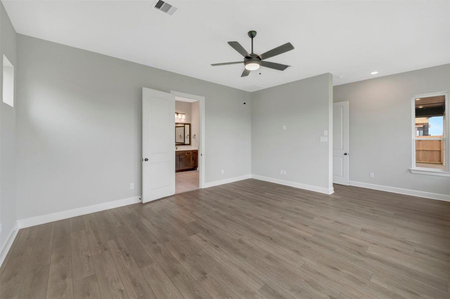 Spacious, unfurnished interior of a new home in Jordan Ranch - Premier Collection, Fulshear (Image 21).