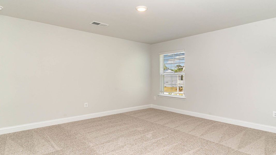 Representative unfurnished interior of a home built from the HARBOR OAK by D.R. Horton in Haven View, Murrells Inlet (Image 35).