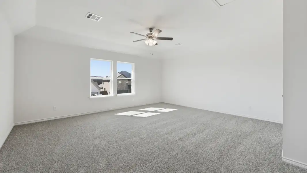 Spacious, unfurnished interior of a new home in Madera, Royse City (Image 27).