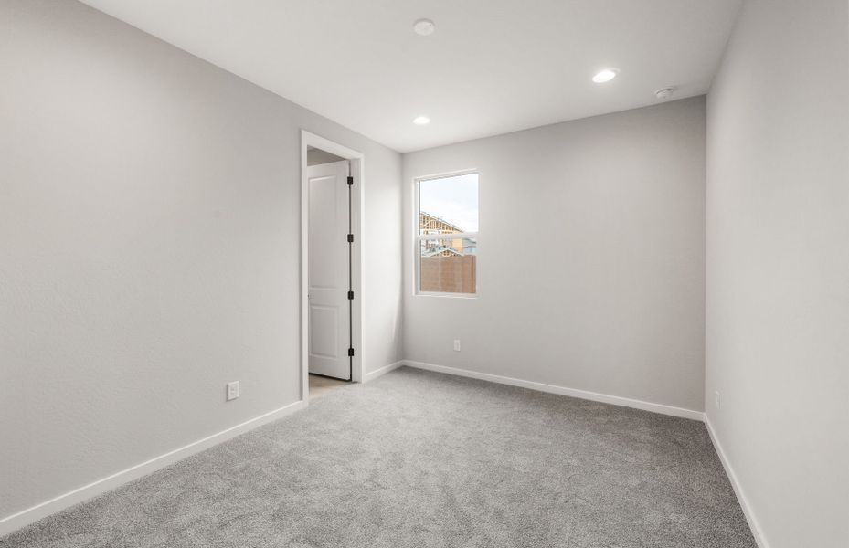 Spacious, unfurnished interior of a new home in Artisan at Asante, Surprise (Image 21).