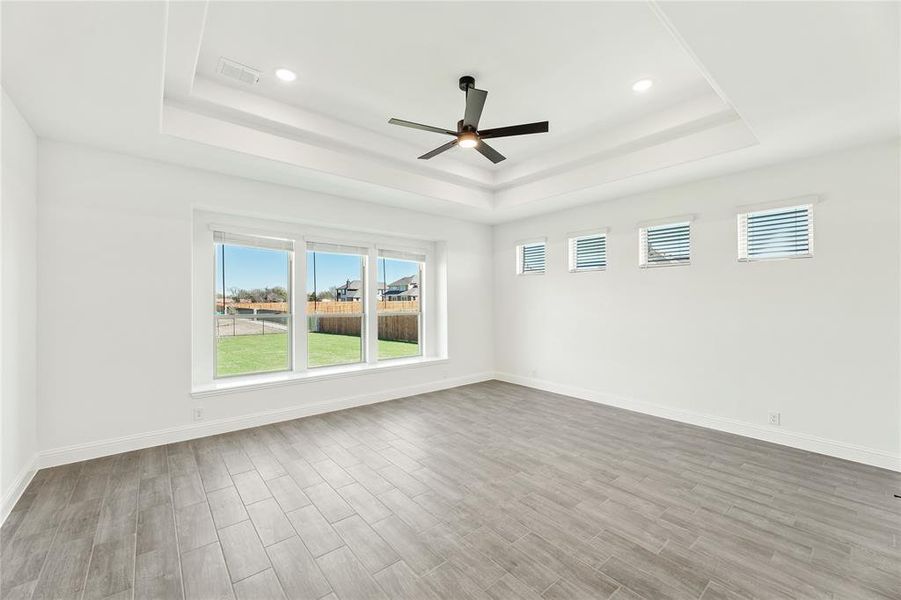 Spacious, unfurnished interior of a new home in Glenbrook, Red Oak (Image 31).