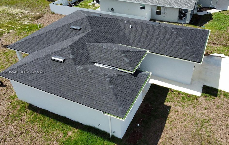 Exterior details and patio area of a home in , Cape Coral (Image 13).