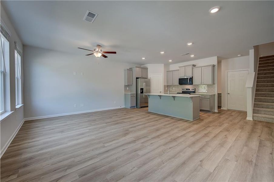 Spacious, unfurnished interior of a new home in Avery Landing, McDonough (Image 24).