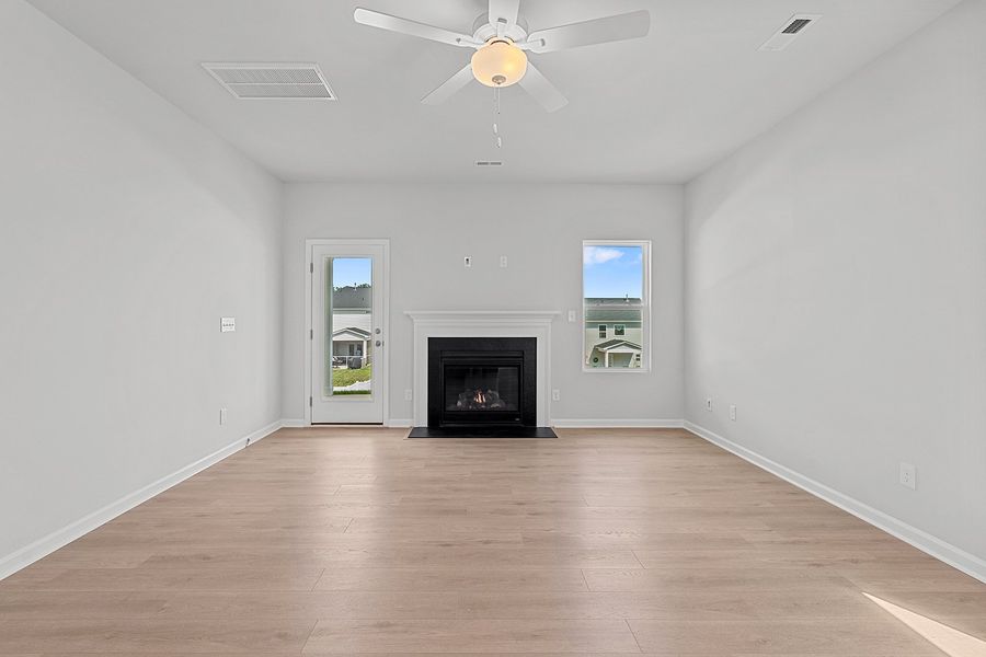 Spacious, unfurnished interior of a new home in Hanes Lake, Winston-Salem (Image 24). Spacious, unfurnished interior of a new home in Hanes Lake, Winston-Salem (Image 24).