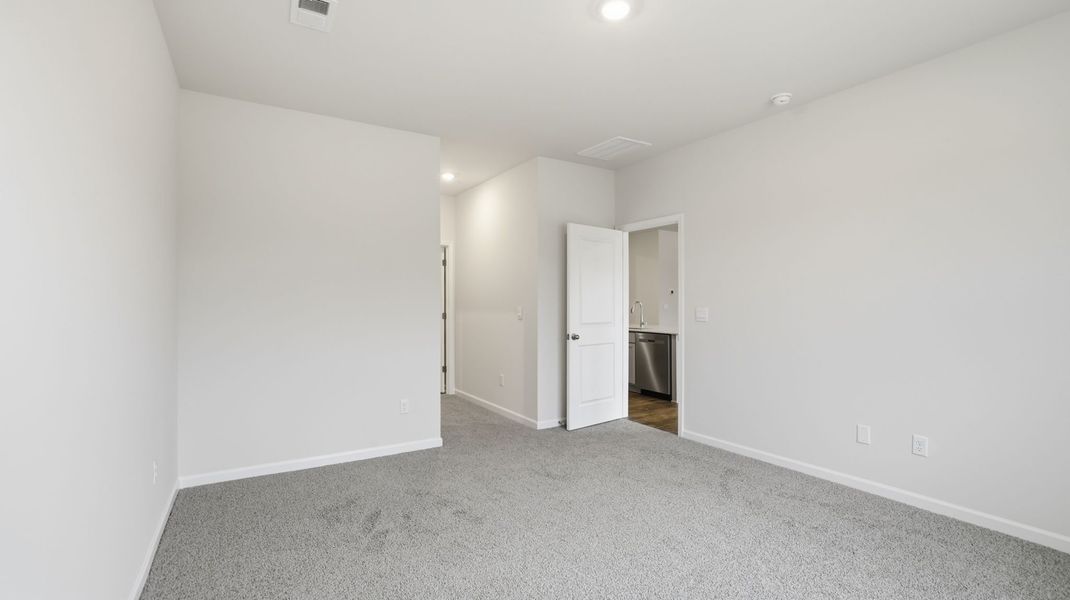 Spacious, unfurnished interior of a new home in Waverly Station, Greenwood (Image 27).