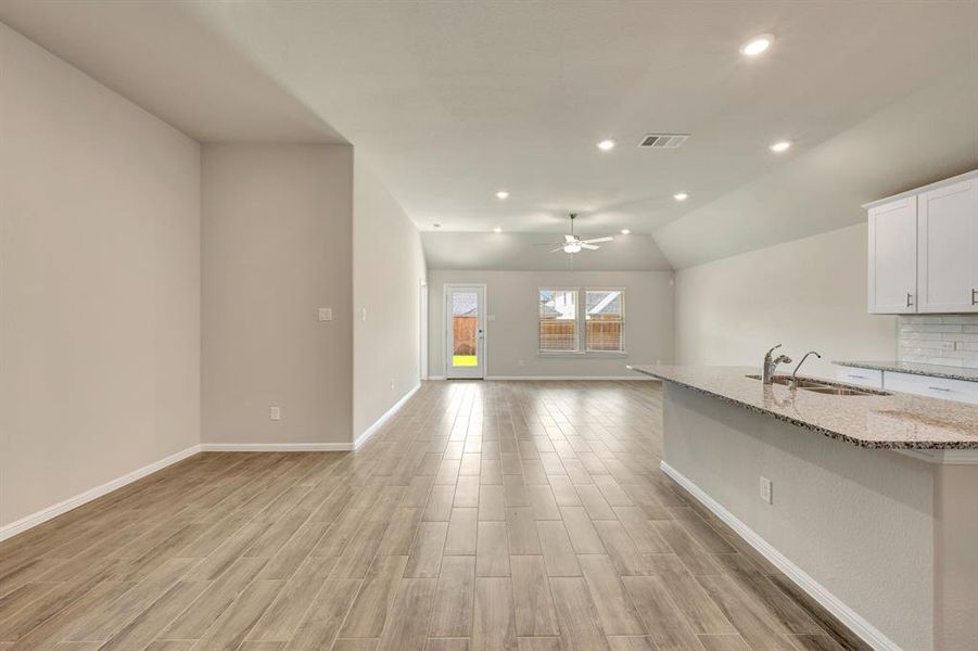 Spacious, unfurnished interior of a new home in Forest Park, Princeton (Image 37). Spacious, unfurnished interior of a new home in Forest Park, Princeton (Image 37).