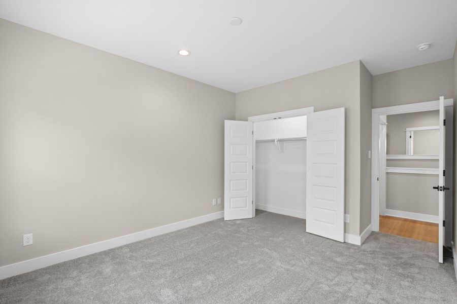 Spacious, unfurnished interior of a new home in , Houston (Image 24).