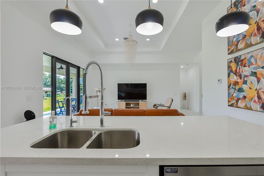 Close-up of interior finishes inside a home in , Clewiston (Image 21).