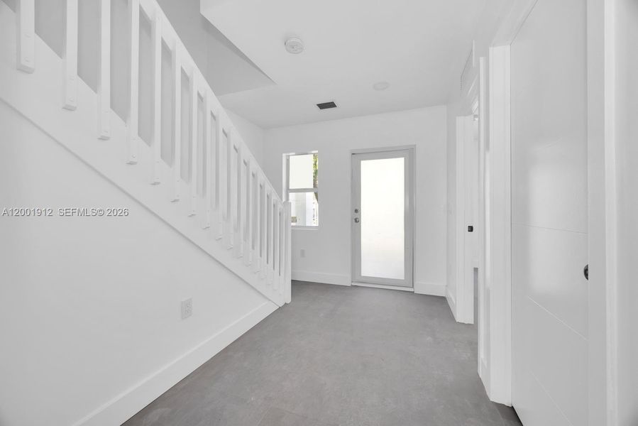 Spacious, unfurnished interior of a new home in , Miami (Image 12).