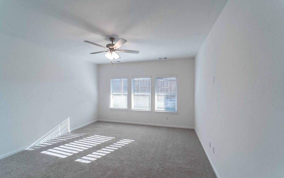 Spacious, unfurnished interior of a new home in Travis Ranch, Forney (Image 10).