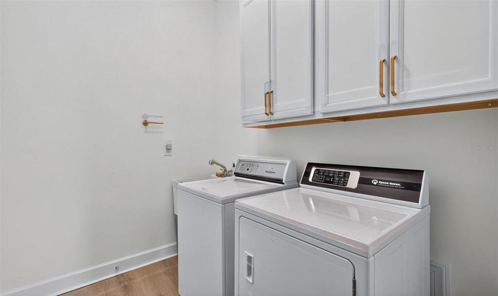 Close-up of interior finishes inside a home in , Cape Coral (Image 20).