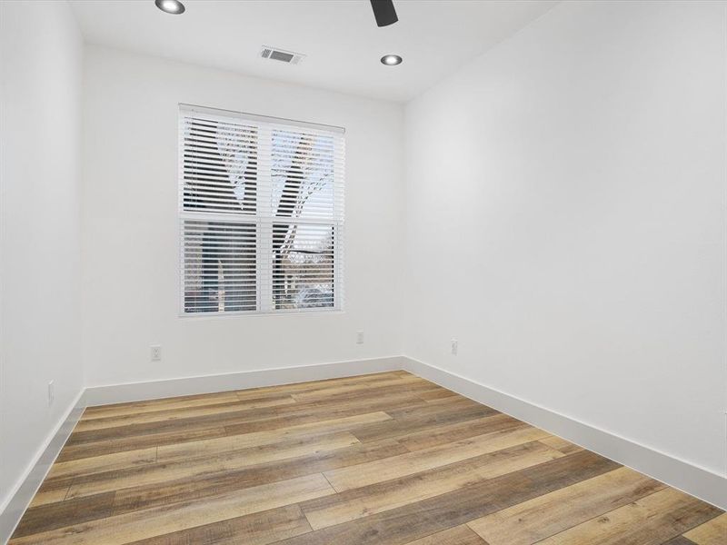 Spacious, unfurnished interior of a new home in , Bells (Image 20).