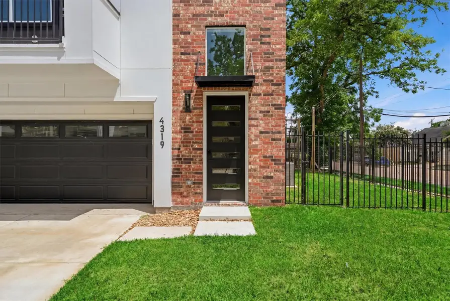 Exterior details and patio area of a home in , Houston (Image 4). Exterior details and patio area of a home in , Houston (Image 4).