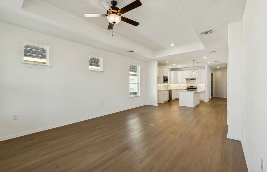 Spacious, unfurnished interior of a new home in Sun City Texas, Georgetown (Image 31).