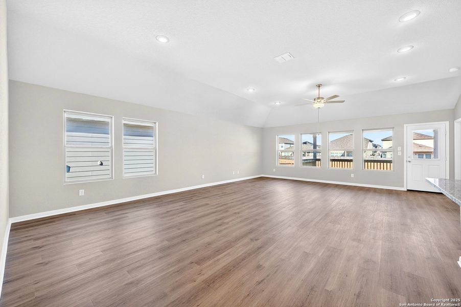Spacious, unfurnished interior of a new home in Winding Brook, San Antonio (Image 38).