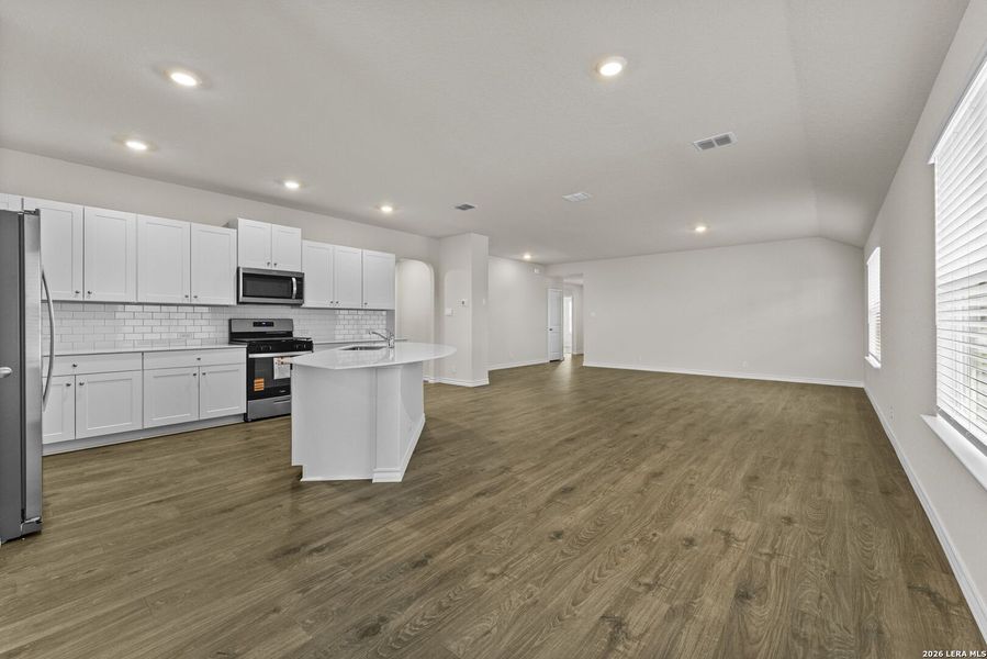 Spacious, unfurnished interior of a new home in Stonehill, San Antonio (Image 7). Spacious, unfurnished interior of a new home in Stonehill, San Antonio (Image 7).