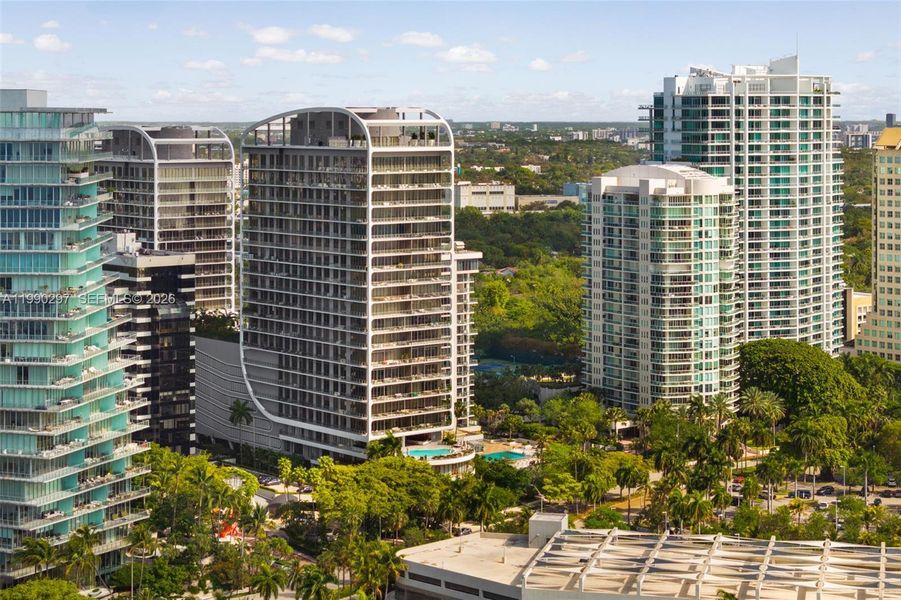 Condo located in Miami, FL showcasing its design and architecture (Image 20).
