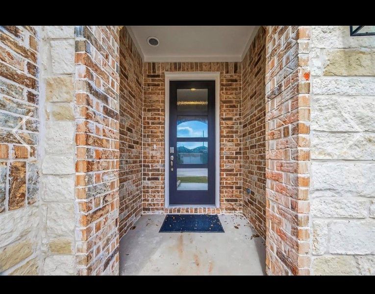 Exterior details and patio area of a home in Harvest Green, Richmond (Image 27).