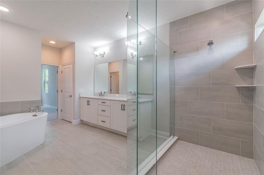 Furnished interior view inside a new home in , Tampa (Image 27).