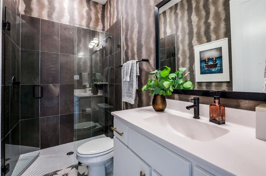 Perfectly appointed 1st floor bathroom.