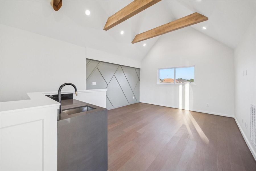 Image 16 of a home in .