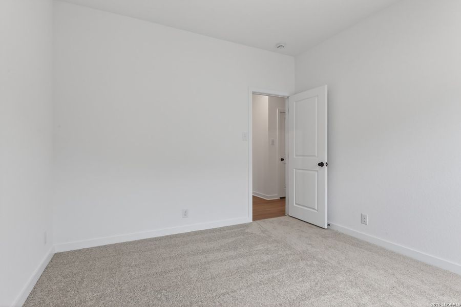 Spacious, unfurnished interior of a new home in Saddlebrook Ranch, Schertz (Image 11).