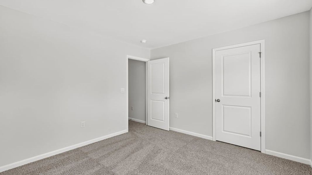Spacious, unfurnished interior of a new home in Cascade Point, Seneca (Image 31).