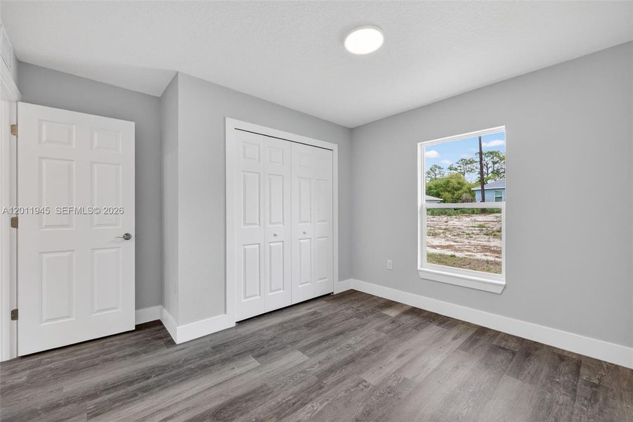 Spacious, unfurnished interior of a new home in , Ocala (Image 13).