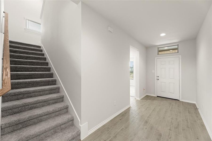 03. 2116 Hickory - Entry