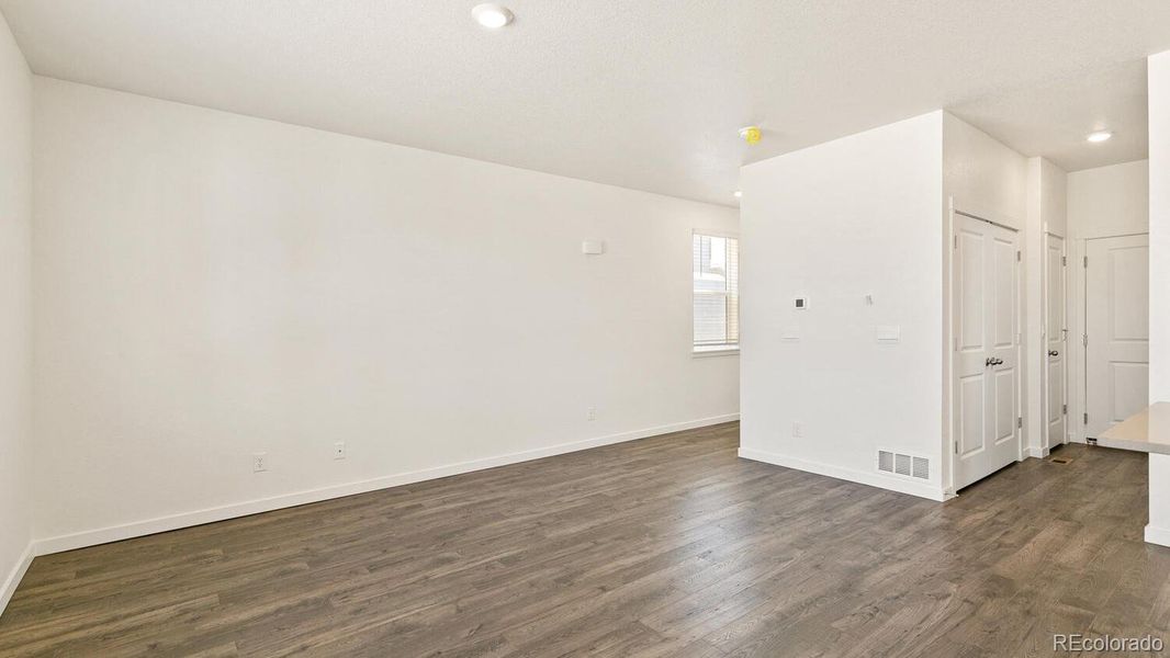 Spacious, unfurnished interior of a new home in The Ridge at Lorson Ranch, Colorado Springs (Image 13).