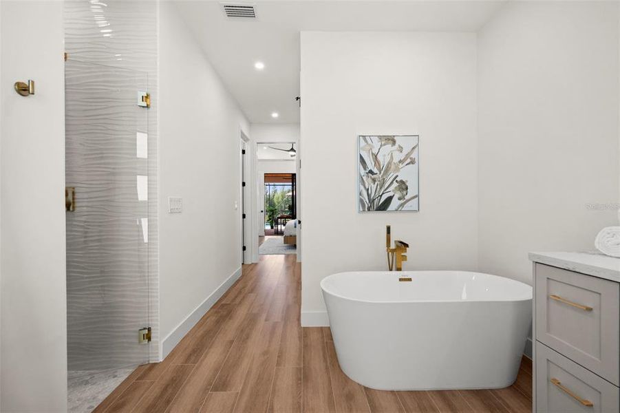 Furnished interior view inside a new home in , Port Charlotte (Image 54).