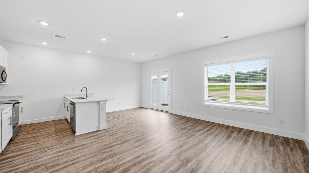 Spacious, unfurnished interior of a new home in The Arbor Townhomes, Kingsport (Image 15).