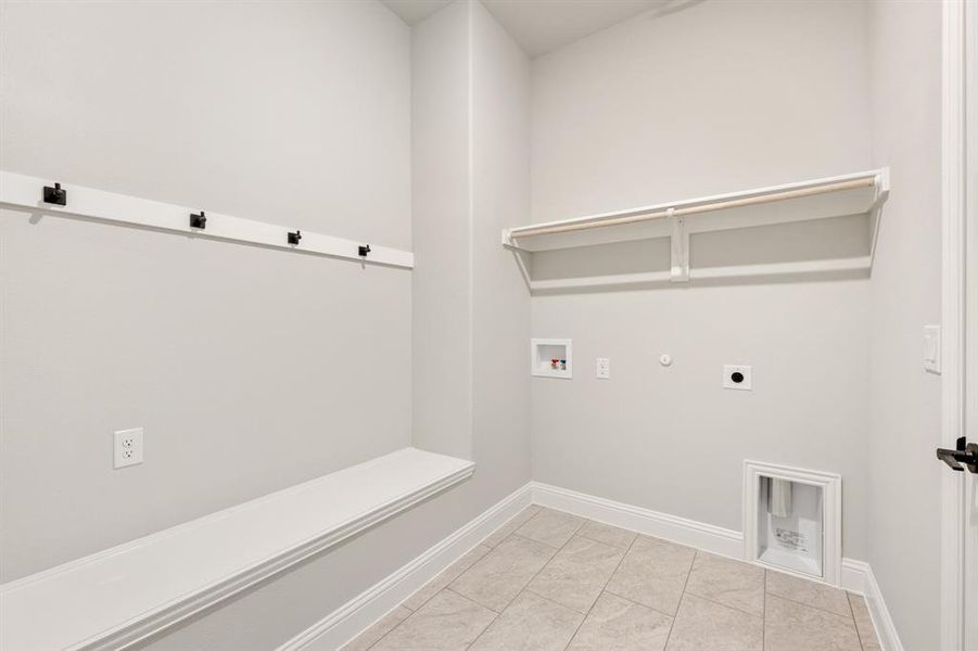 Spacious, unfurnished interior of a new home in Eagle Glen 50, Alvarado (Image 23).