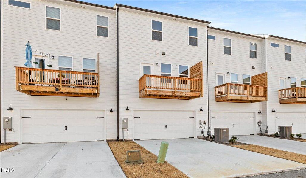 27-1387 Hasse - Open Peek Media-26